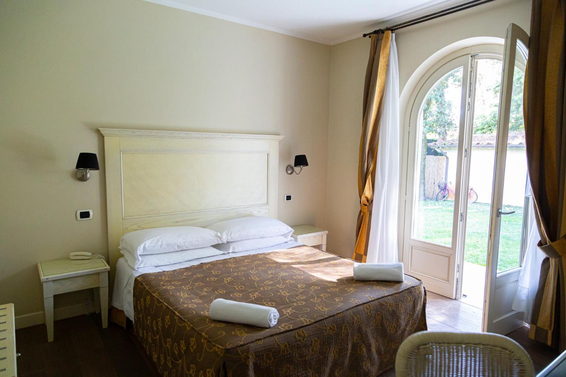 Hotel Villa Tiziana Марина-ди-Пьетрасанта Экстерьер фото